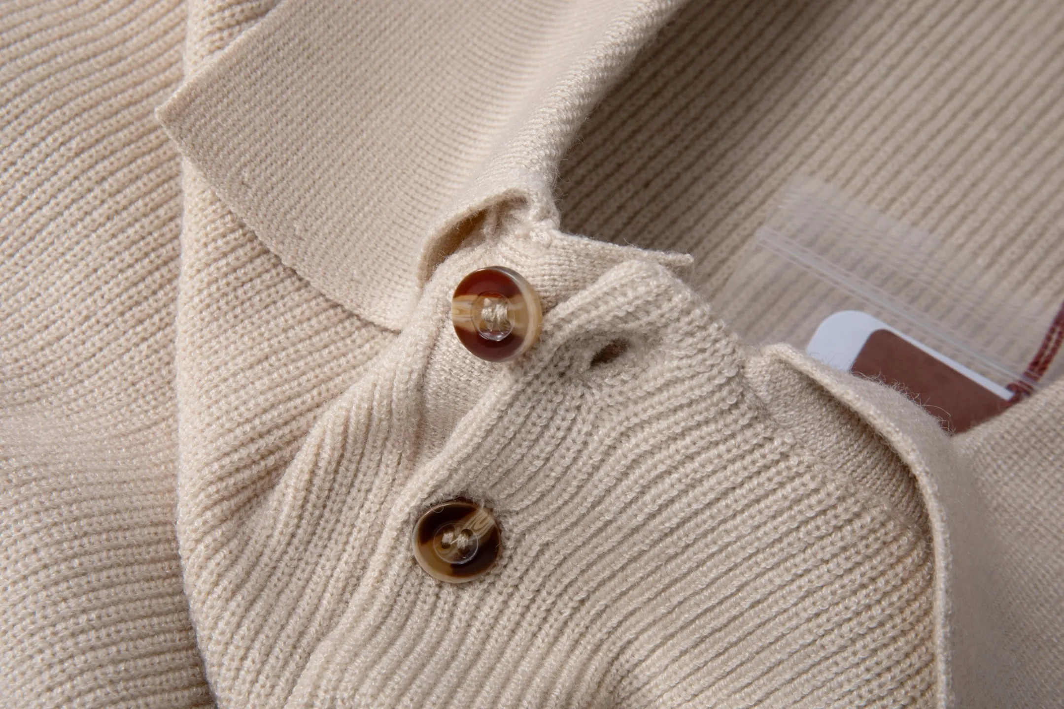 Style No. D 11 Old Money Style LPSeries Flat Lapel Knitted Short Sleeves. For fabric composition, see picture 9 for details. Size: S M L XL Color: Black Apricot Gray